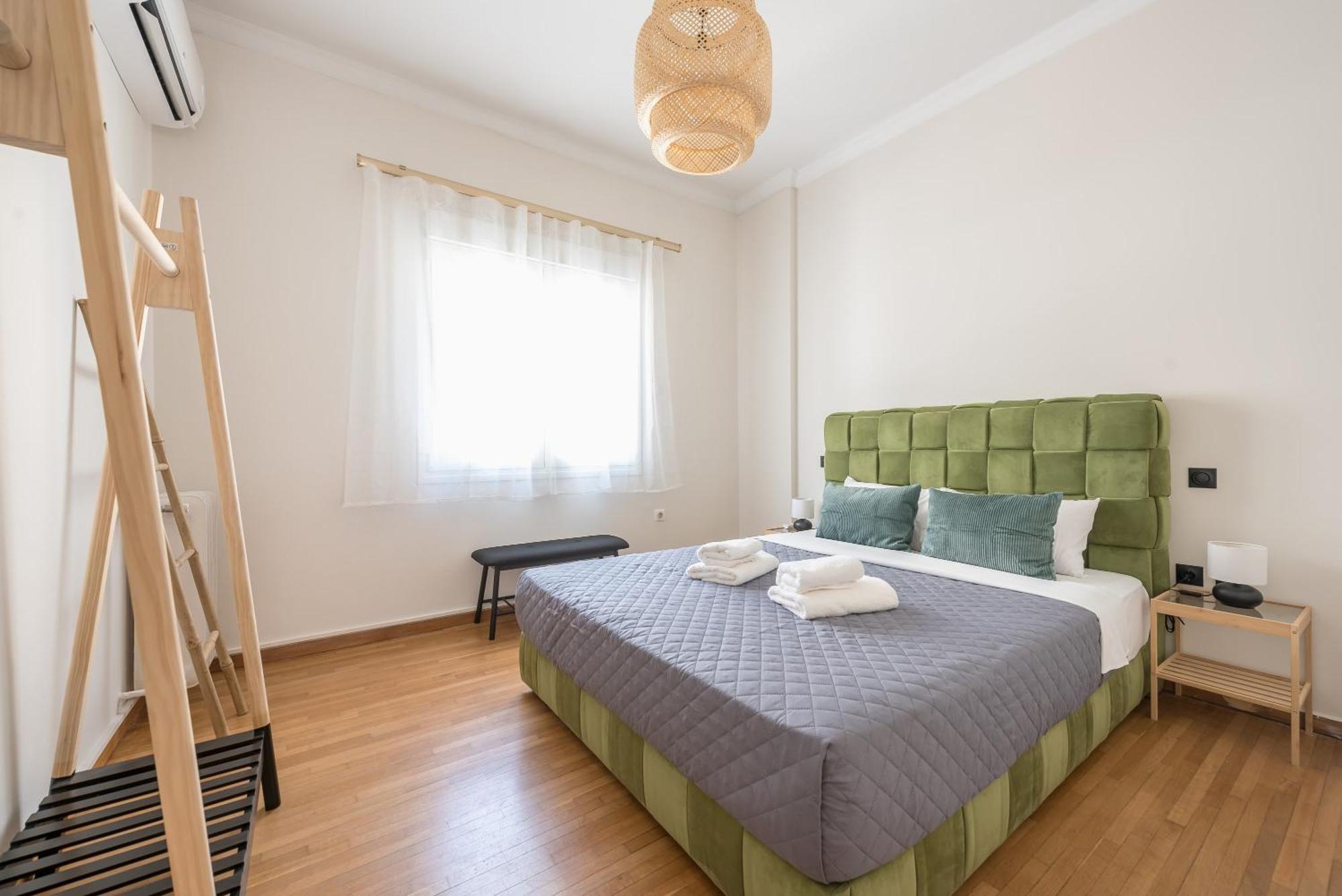 Stylish 2 Bd Urban Retreat Near Panormou Metro Apartment Атина Екстериор снимка
