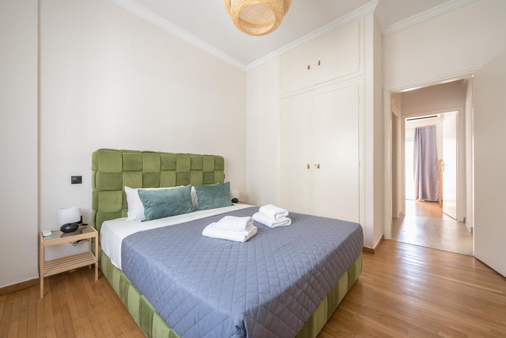 Stylish 2 Bd Urban Retreat Near Panormou Metro Apartment Атина Екстериор снимка