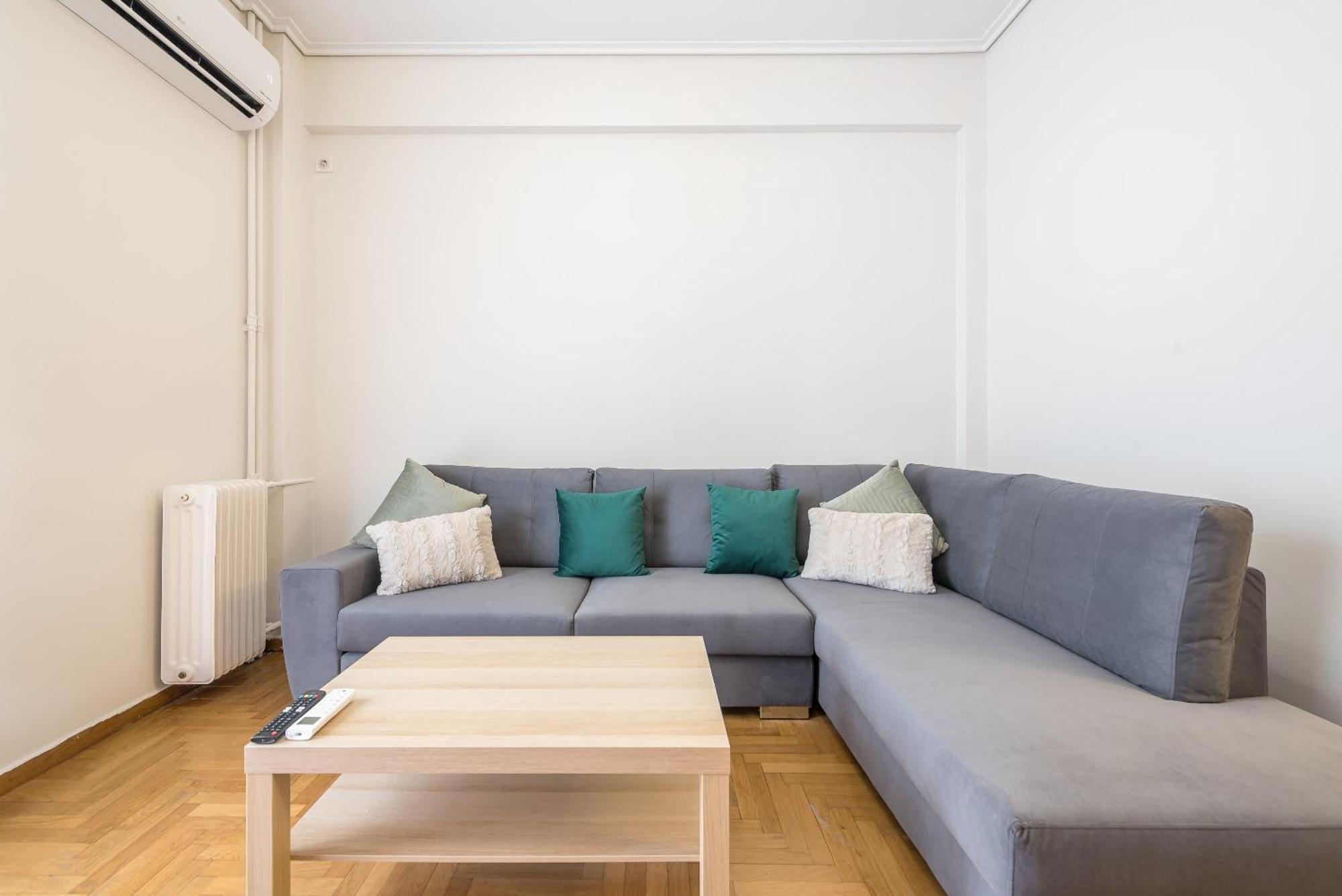 Stylish 2 Bd Urban Retreat Near Panormou Metro Apartment Атина Екстериор снимка