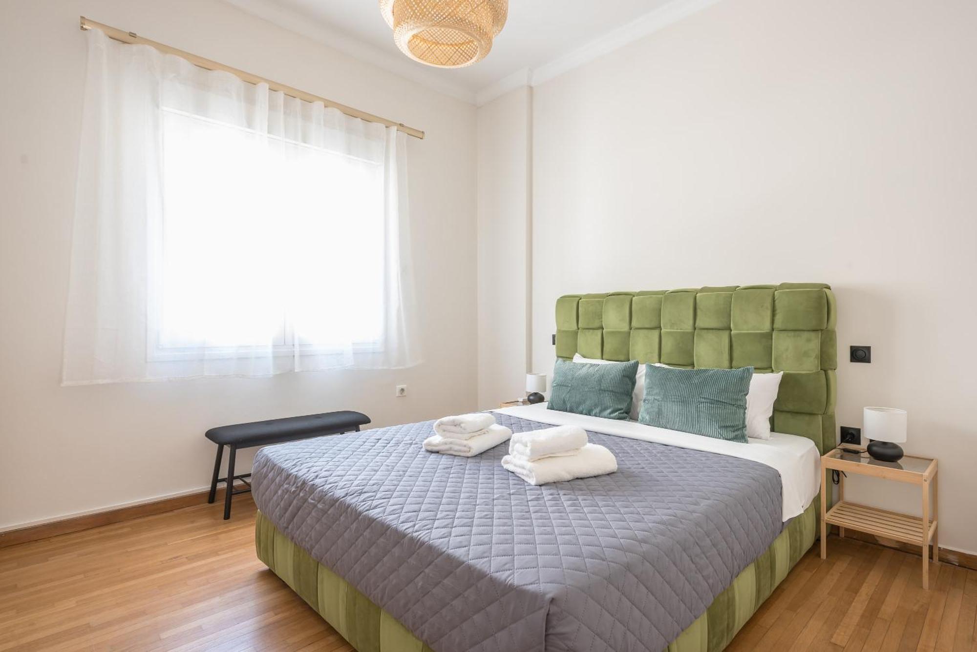 Stylish 2 Bd Urban Retreat Near Panormou Metro Apartment Атина Екстериор снимка
